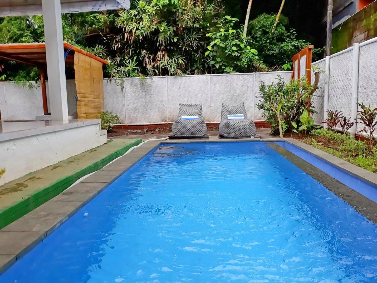 White Creative Villa Campuhan Ubud  Exterior photo